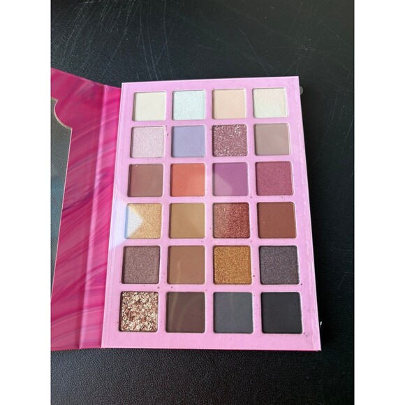 24 color nude eye shadow palette - Picture 2 of 2